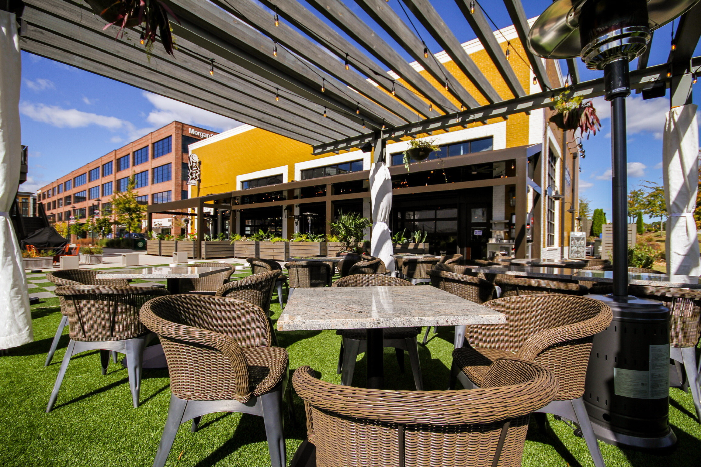 The outdoor dining area at Eclipse di Luna
