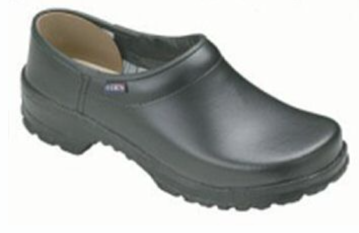 restaurant shoes nike