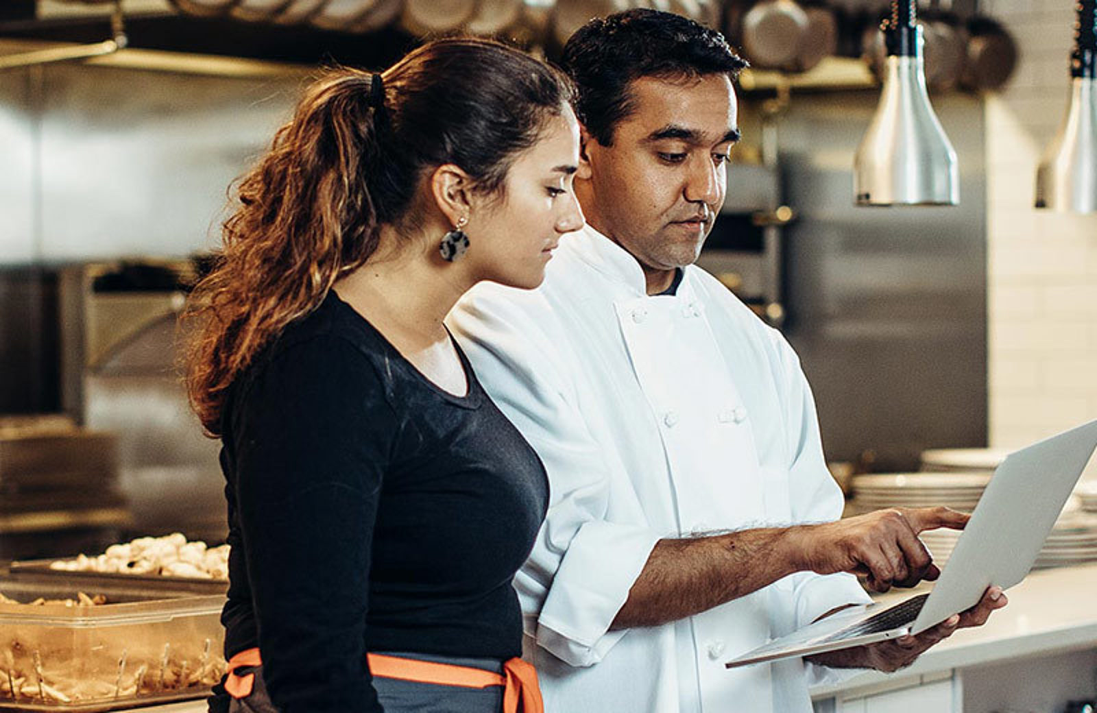 How Open Book Management Keeps Restaurant Employees Happy On The Line Toast POS