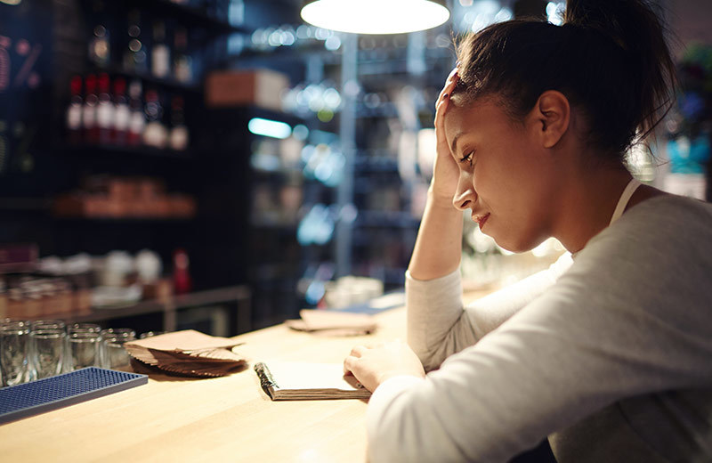 how-to-handle-a-rude-restaurant-customer-on-the-line-toast-pos