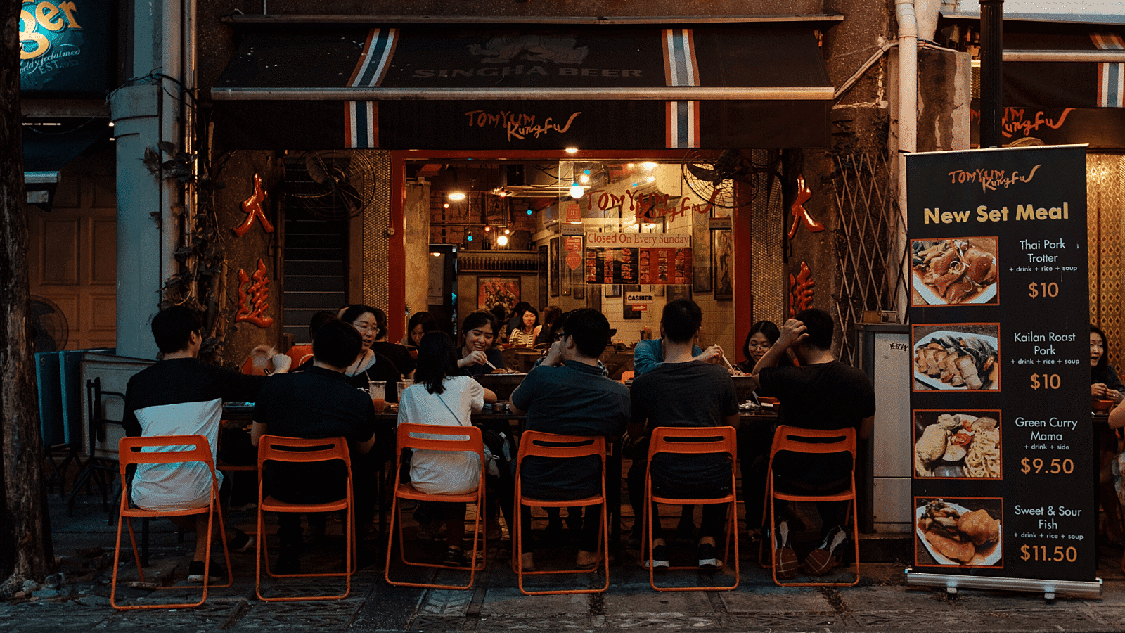 Restaurant budget diners on patio